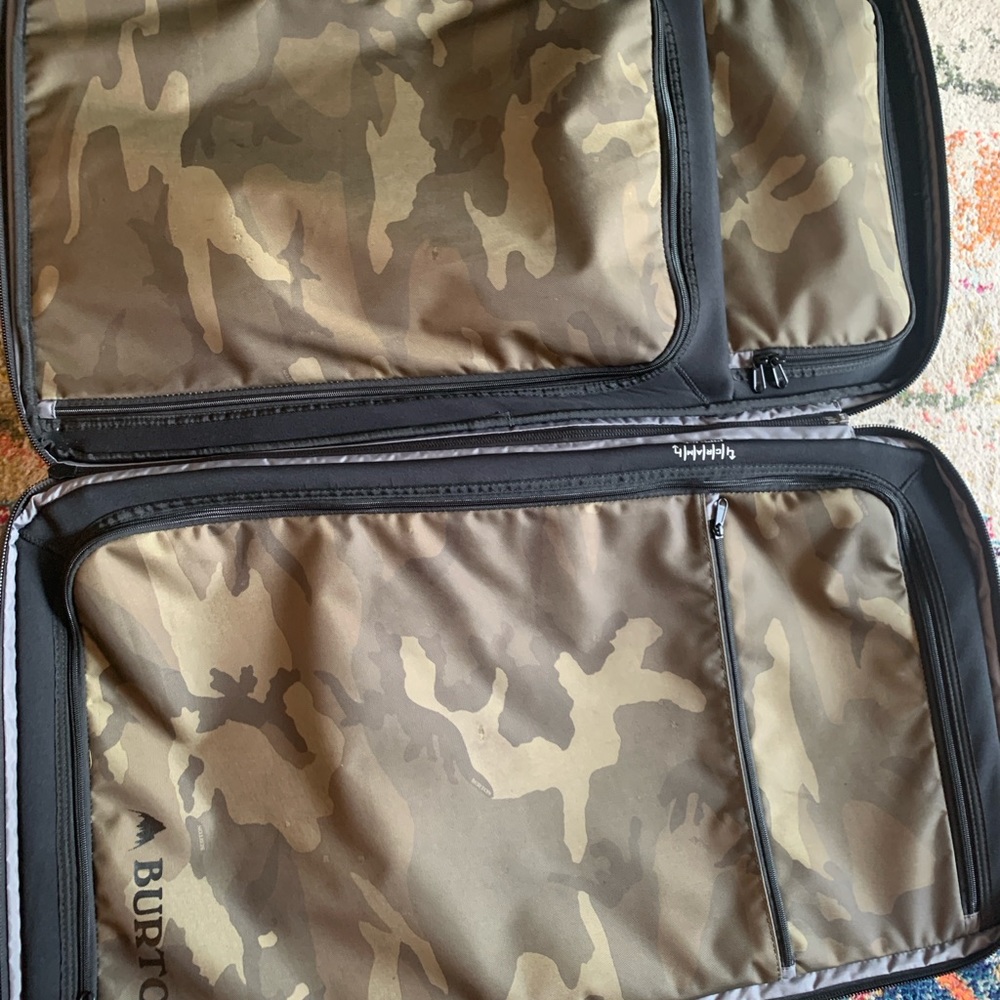 Camo Burton Wheelie Sub 116L Travel Checked Bag